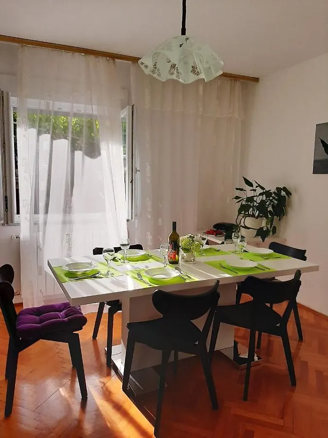 Apartments Viktorija Pula 0*,  Croatia