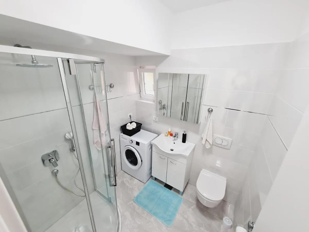Apartments Viktorija Pula 0*,  Croatia